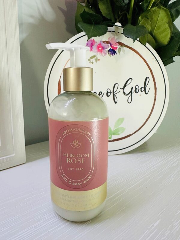 Aromatherapy lotion with decorative sign