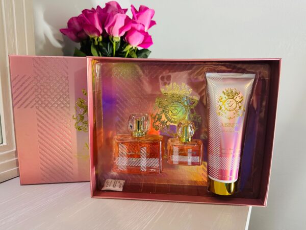 Elegant fragrance gift set display