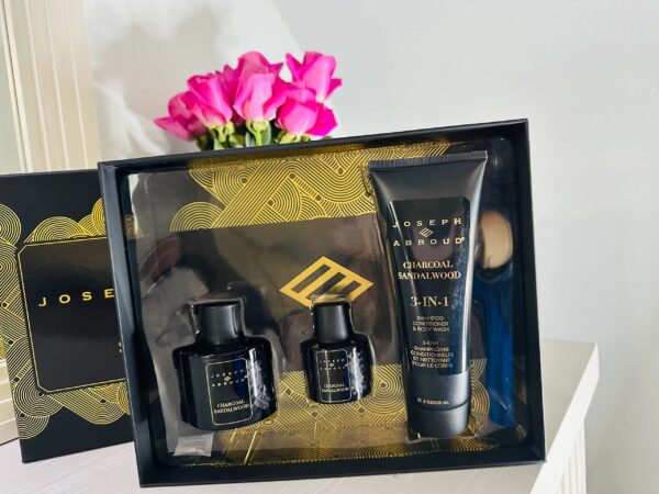 Fragrance gift set with pink flowers