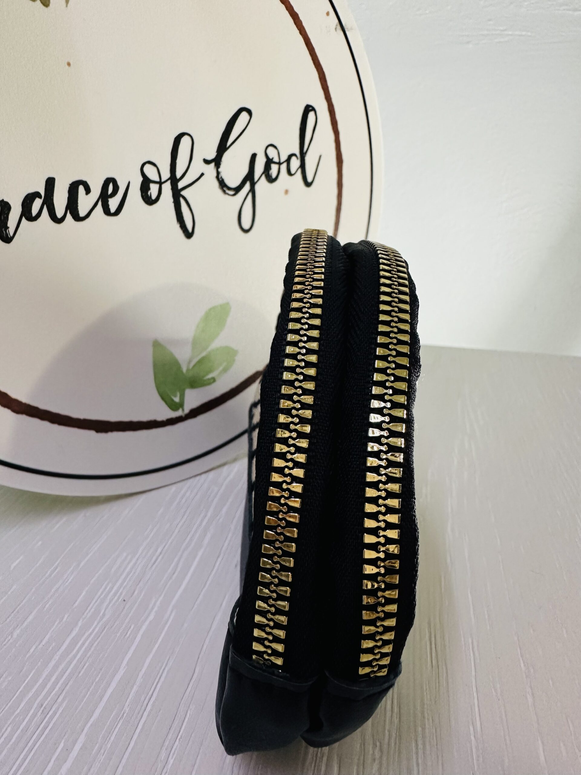Atzbranding Limited - Chic Houndstooth Zipper Purse - Image 4